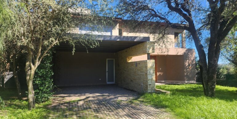 WhatsApp Image 2025-06-04 at 09.51.00 (2)