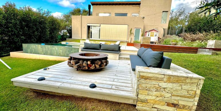 WhatsApp Image 2025-06-04 at 09.51.02