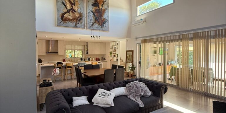 WhatsApp Image 2025-06-04 at 09.51.06 (3)